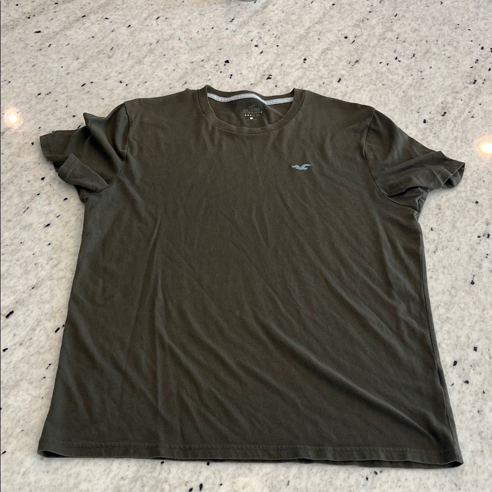 Hollister Men's Dark Hunter Green Short Sleeve Tee